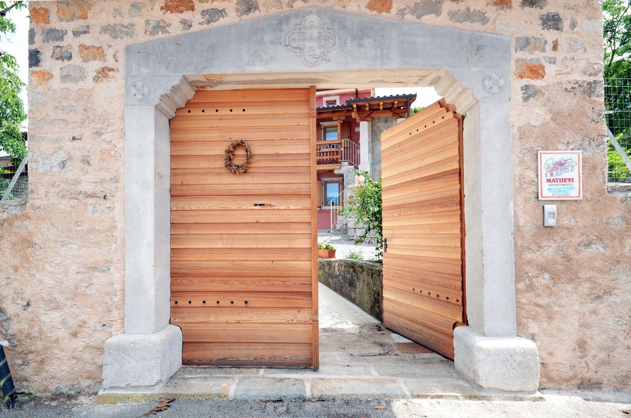 Matijevi Apartments Sistiana Bagian luar foto